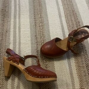 Krone Danish clogs